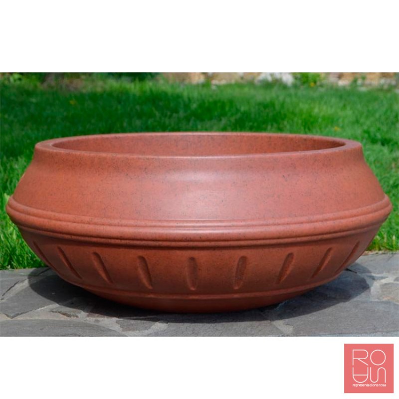 Jardinera de polietilè amb suport M600